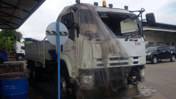 (รถอุบัติเหตุ..ตกน้ำ)10ล้อติดเครน5ตัน ...240แรง..รถใหม่ปี*56 ขายตามสภาพ...