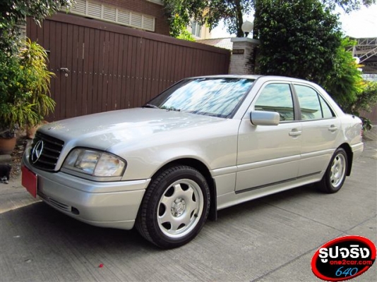 MERCEDES-BENZ C 200