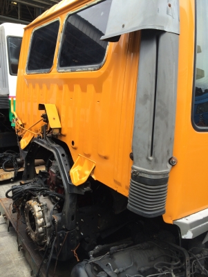 ขายหัวรถบรรทุก Hino ไฮเทค ปีกนก หัวกว้าง นำเข้า