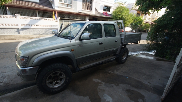 ลดราคาแล้ว ไทเกอร์ sport cruiser4ประตู ขับสี่ ยางตะขาบ กระบะอลู 185,000