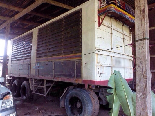 ขายลูกพ่วงไม่ดั๊มพ์ พื้นเหล็กแผงข้างไม้แดง 3 เพลายัดลงเล่มแล้ว ยาว 7.20 เมตร ทะเบียนพร้อม