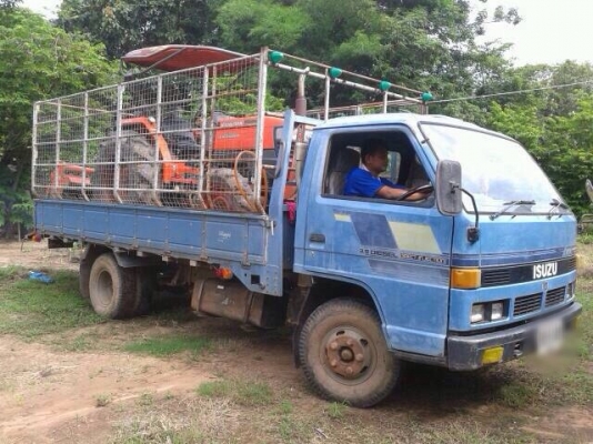 ขายรถบรรทุกหกล้อ Isuzu NPR57L เครื่อง 4BC2-100 แรง ปี 39 กระบะยาว 4.50 เมตร กว้าง 2.10 เมตร ทะเบียนพร้อม ขายรถบรรทุกหกล้อ Isuzu NPR57L เครื่อง 4BC2-100 แรง ปี 39 กระบะยาว 4.50 เมตร กว้าง 2.10 เมตร ทะเบียนพร้อม