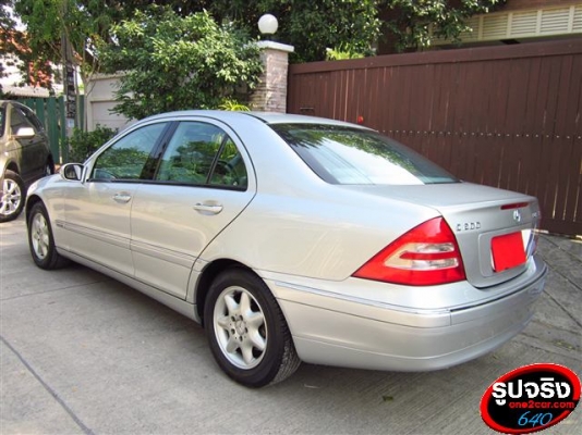 MERCEDES-BENZ C 200