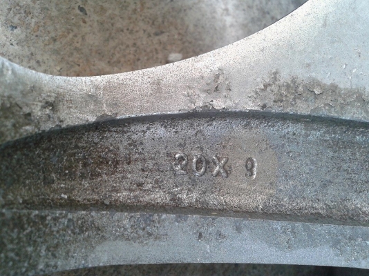 มาอีกแล้วครับ max 20x9 โครเมียม พร้อมยาง 265/50/20 ปี 11 ชุดละ 11500 บาท มาอีกแล้วครับ max 20x9 โครเมียม พร้อมยาง 265/50/20 ปี 11 ชุดละ 11500 บาท