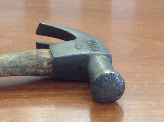 ขายค้อนหงอนทองเหลือง VINTAGE ALBR  AMPCO H-20 ทำจากทองเหลือง ไม่เกิดประกายไฟเวลาตอก ,แม่เหล็กไม่ดูด , ด้ามไม้เหนียวลายกรงเล็บ