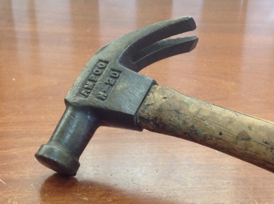 ขายค้อนหงอนทองเหลือง VINTAGE ALBR  AMPCO H-20 ทำจากทองเหลือง ไม่เกิดประกายไฟเวลาตอก ,แม่เหล็กไม่ดูด , ด้ามไม้เหนียวลายกรงเล็บ