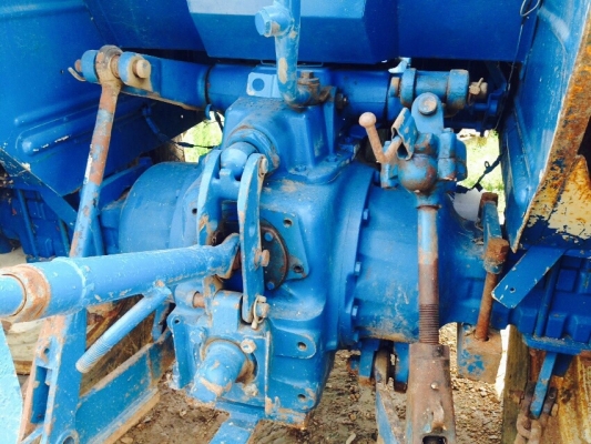 รถไถ Ford New Holland 6640