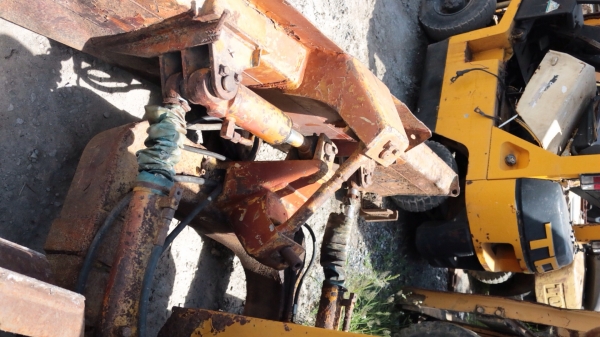 แทรกเตอตีนตะขาบเก่าไทย Komatsu D20P