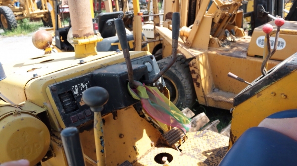 แทรกเตอตีนตะขาบเก่าไทย Komatsu D20P