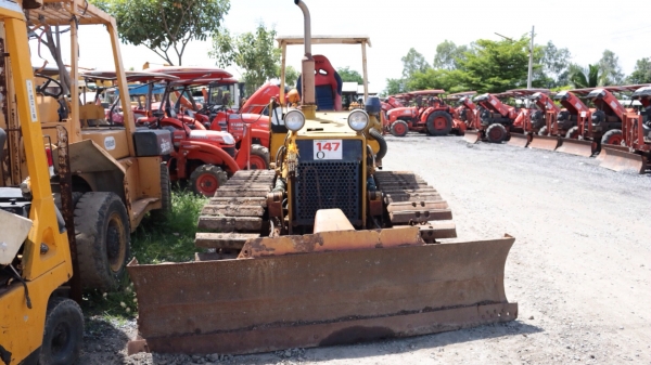 แทรกเตอตีนตะขาบเก่าไทย Komatsu D20P