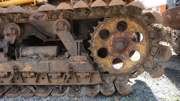 MISUBISHI BD2F แทรกเตอร์ตีนตะขาบ MISUBISHI BD2F แทรกเตอร์ตีนตะขาบ