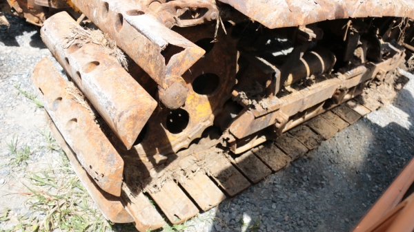 MISUBISHI BD2F แทรกเตอร์ตีนตะขาบ MISUBISHI BD2F แทรกเตอร์ตีนตะขาบ