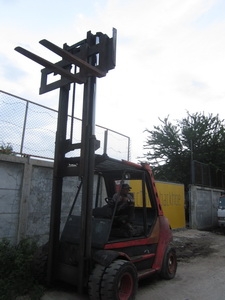 ขาย - รถยก โฟล์ทลิฟท์ 8 ตัน อีกตัวครับ LINDE: H80D เครื่องดีเซล 4 สูบ ประหยัดน้ำมัน พร้อมใช้ ขาย - รถยก โฟล์ทลิฟท์ 8 ตัน อีกตัวครับ LINDE: H80D เครื่องดีเซล 4 สูบ ประหยัดน้ำมัน พร้อมใช้