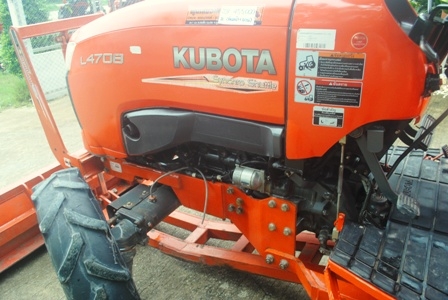 ขายรถไถ Kubota L 4708 (4WD) พร้อมดันหน้าและผาน5 ตราช้าง รถไร่ สีเดิม เครื่องแน่นๆ