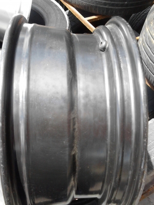 ขอบ 17  ( 17X 71/2่ JJ.) กะทะ 6 รู ขนาดเท่า ISUZU มี 1 ใบ TEL.081-427-3941