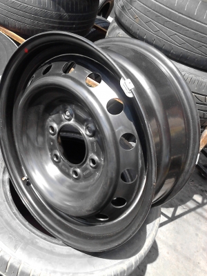 ขอบ 17  ( 17X 71/2่ JJ.) กะทะ 6 รู ขนาดเท่า ISUZU มี 1 ใบ TEL.081-427-3941