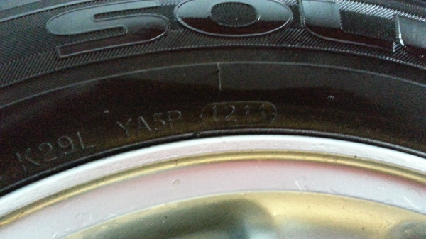 ล้อแม็คเดิม โคโลน่าท้ายโด่ง ขอบ 14 พร้อมยาง ปี11