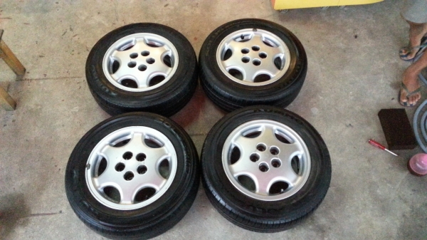 ล้อแม็คเดิม โคโลน่าท้ายโด่ง ขอบ 14 พร้อมยาง ปี11