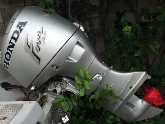 เพื่อนฝากลงขายเรือตกปลา 18 ฟุต เครือง Honda 50 แรง สี่จังหวะเดิมๆพร้อมใช้