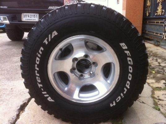 ขายล้อลาย vx80 พร้อมยาง bf 265-75-16