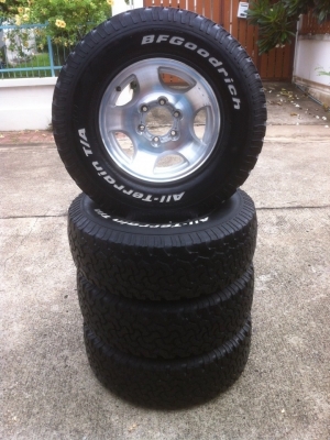 ขายล้อลาย vx80 พร้อมยาง bf 265-75-16