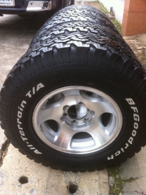 ขายล้อลาย vx80 พร้อมยาง bf 265-75-16