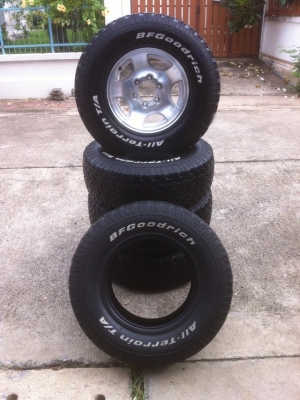 ขายล้อลาย vx80 พร้อมยาง bf 265-75-16