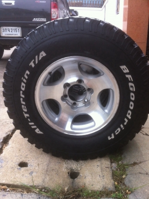 ขายล้อลาย vx80 พร้อมยาง bf 265-75-16