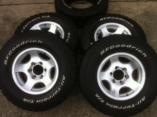 ขายล้อลาย vx80 พร้อมยาง bf 265-75-16