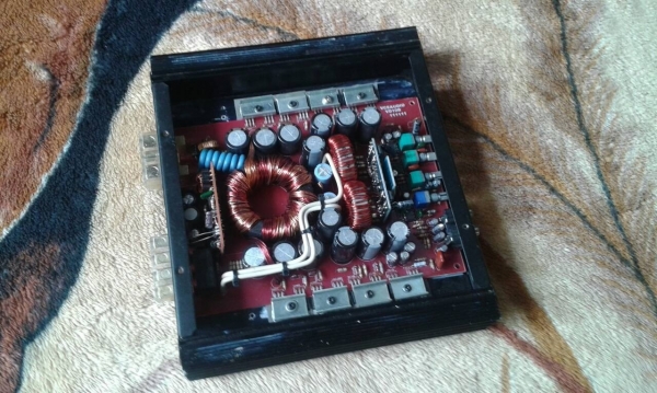 ขายแอมป์ Calss D ไม่ทราบยี่ห้อราคาสุดพิเศษครับมาช้าอนน่ะครับ 1800.- เท่านั้น