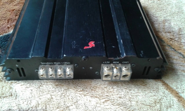 ขายแอมป์ Calss D ไม่ทราบยี่ห้อราคาสุดพิเศษครับมาช้าอนน่ะครับ 1800.- เท่านั้น