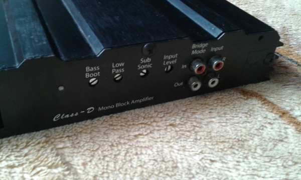 ขายแอมป์ Calss D ไม่ทราบยี่ห้อราคาสุดพิเศษครับมาช้าอนน่ะครับ 1800.- เท่านั้น