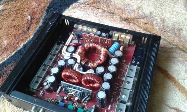 ขายแอมป์ Calss D ไม่ทราบยี่ห้อราคาสุดพิเศษครับมาช้าอนน่ะครับ 1800.- เท่านั้น