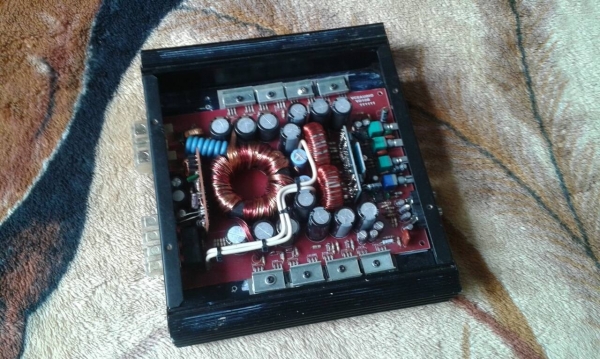 ขายแอมป์ Calss D ไม่ทราบยี่ห้อราคาสุดพิเศษครับมาช้าอนน่ะครับ 1800.- เท่านั้น