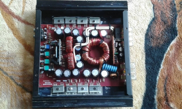 ขายแอมป์ Calss D ไม่ทราบยี่ห้อราคาสุดพิเศษครับมาช้าอนน่ะครับ 1800.- เท่านั้น