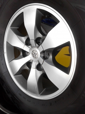 แม๊ก ขอบ 16 TOYOTA  ขนาด 6 รู  พร้อมยาง 245/70R16  ชุด 4 ล้อ TEL.081-427-3941