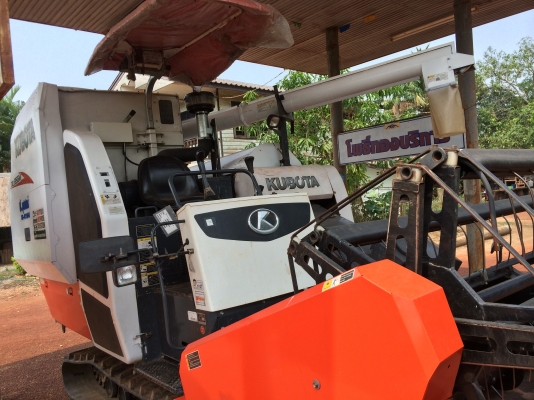 ขายรถเกี่ยวข้าว Kubota Dc95 GM ขายรถเกี่ยวข้าว Kubota Dc95 GM