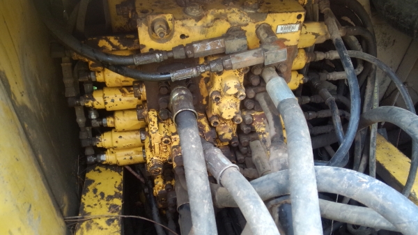 ขาย Komatsu pc200-7 สภาพสวย ใช้งานแค่ 11083 ชั่วโมง