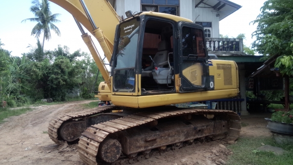 ขาย Komatsu pc200-7 สภาพสวย ใช้งานแค่ 11083 ชั่วโมง