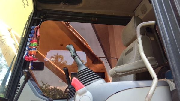 ขาย Komatsu pc200-7 สภาพสวย ใช้งานแค่ 11083 ชั่วโมง