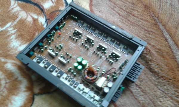 ขายแอมป์ Alpine V-power MRP-F320 (5ch) ใช้ได้ปกติขายถูกๆ1800.- ขายแอมป์ Alpine V-power MRP-F320 (5ch) ใช้ได้ปกติขายถูกๆ1800.-