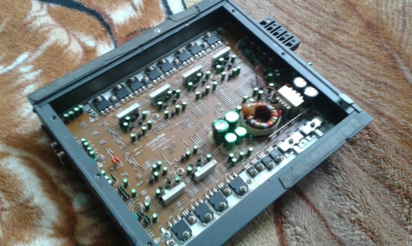 ขายแอมป์ Alpine V-power MRP-F320 (5ch) ใช้ได้ปกติขายถูกๆ1800.- ขายแอมป์ Alpine V-power MRP-F320 (5ch) ใช้ได้ปกติขายถูกๆ1800.-