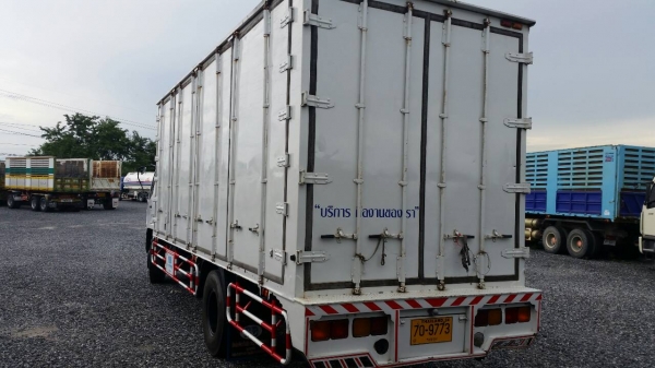 มิตซู ฟูโซ่ รถบรรทุกตู้ 10 บาน