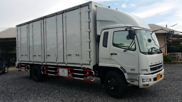 มิตซู ฟูโซ่ รถบรรทุกตู้ 10 บาน