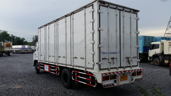 มิตซู ฟูโซ่ รถบรรทุกตู้ 10 บาน