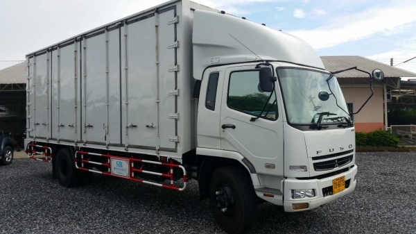 มิตซู ฟูโซ่ รถบรรทุกตู้ 10 บาน