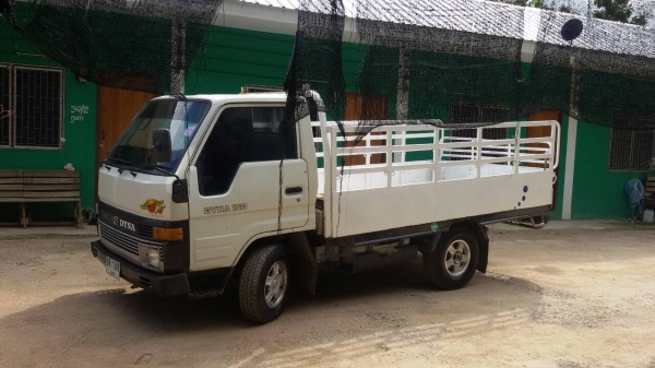 4 ล้อกลาง ไดน่า ป้ายเล็ก  เครื่อง J ติดแก๊สหัวฉีด เกียร์ออโต้ พวงมาลัยเพาเวอร์ แอร์เย็นมาก เครื่องดี คันชีสวย