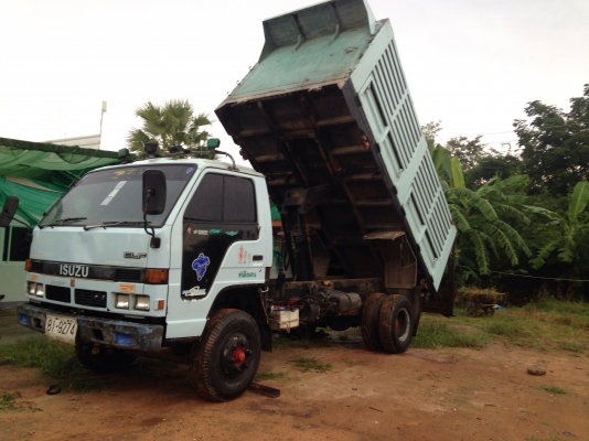 ขาย NPR ดั้ม 110 Fหน้า-หลัง แอร์ เพาเวอร์ คัดซีสวย รถพร้อมใช้คับ