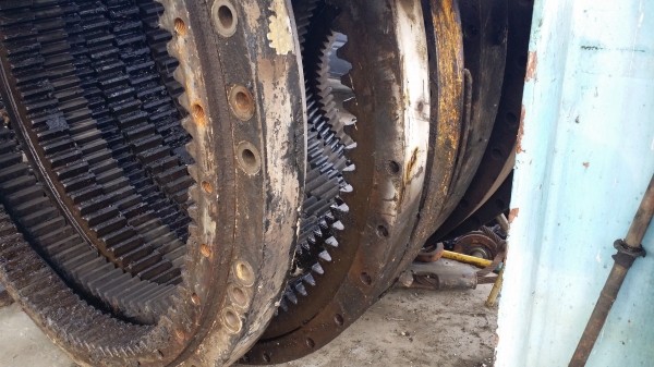 ฝากขายด่วน เอวสวิงรถแม็คโค หลายรุ่นราคาถูก (เหมาวงละ8,000) มี20วง