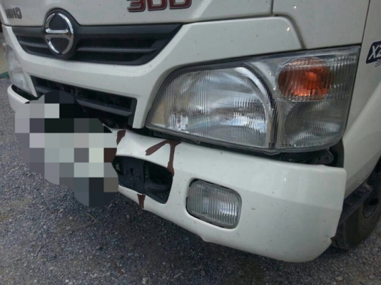 รถฮีโน่ 6 ล้อ ( ไม่ดั้ม ) 145 แรงม้า. ปี 56 ( รถวิ่ง 19,xxx กม. ) สนใจติดต่อ 081 - 6079515 รถฮีโน่ 6 ล้อ ( ไม่ดั้ม ) 145 แรงม้า. ปี 56 ( รถวิ่ง 19,xxx กม. ) สนใจติดต่อ 081 - 6079515